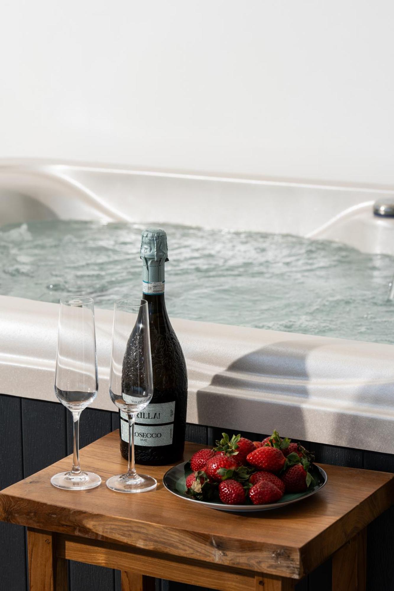 Secret View Apartment, With Private Jacuzzi Rétino Exterior foto